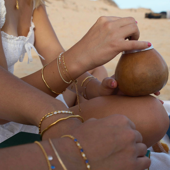 Mädchenschmuck: Buntes Boho Armband mit Süßwasserperlen und Miyuki Perlen aus wasserfestem Edelstahl für Meer, Pool von Alicia&
