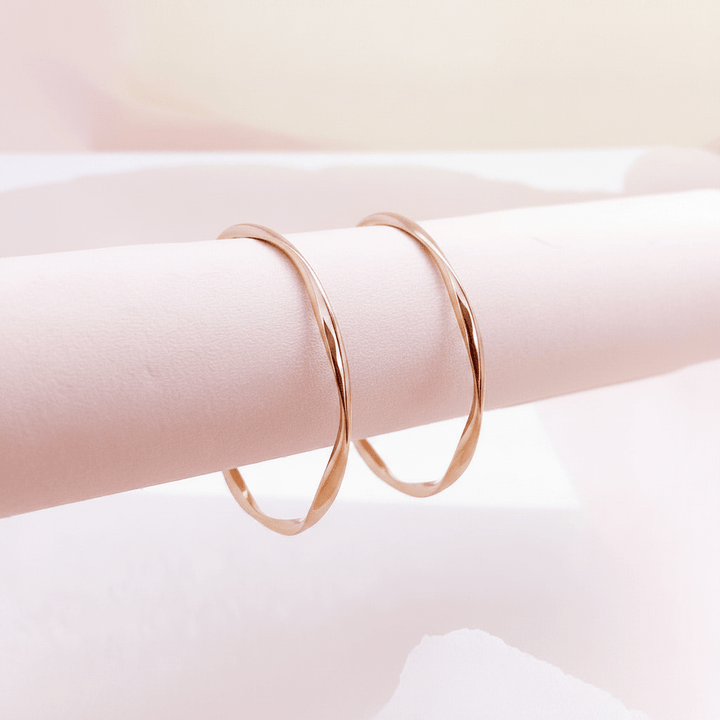 Große Creolen im gedrehten Design aus edelstahl, wasserfeste Ohrringe Gold, gedrehte Creolen für Frauen, Sommer Ohrringe hautfreundlich