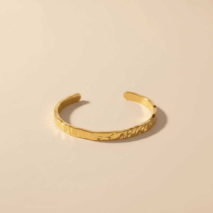 Gehämmerter Edelstahl Armreif gold, wasserfester Schmuck, der nicht abfärbt, verfärbt, anläuft