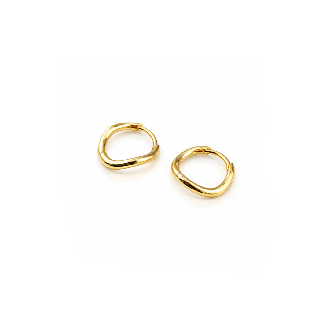 Pendientes de aro minimalistas, aros pequeños, pendientes de oro de forma irregular, pendientes de aro geométricos de Alicia's Diary.