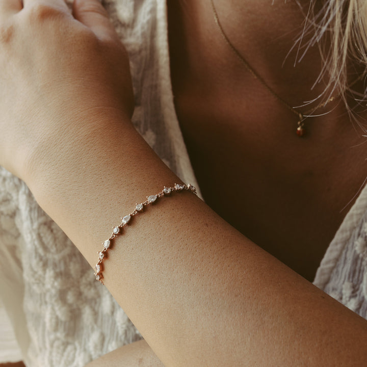Dezentes Boho Armband mit Strass, Glitzer Armband, romantisches Armkettchen aus 925 Silber, wasserfester Schmuck der nicht abfärbt, nicht verfärbt