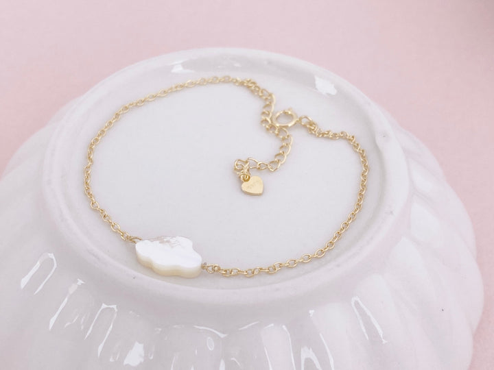 Schlichtes Gold Armband mit Perlmutt Anhänger, aus echtem 925 Sterling Silber gefertigt - ALICIA'S DIARY