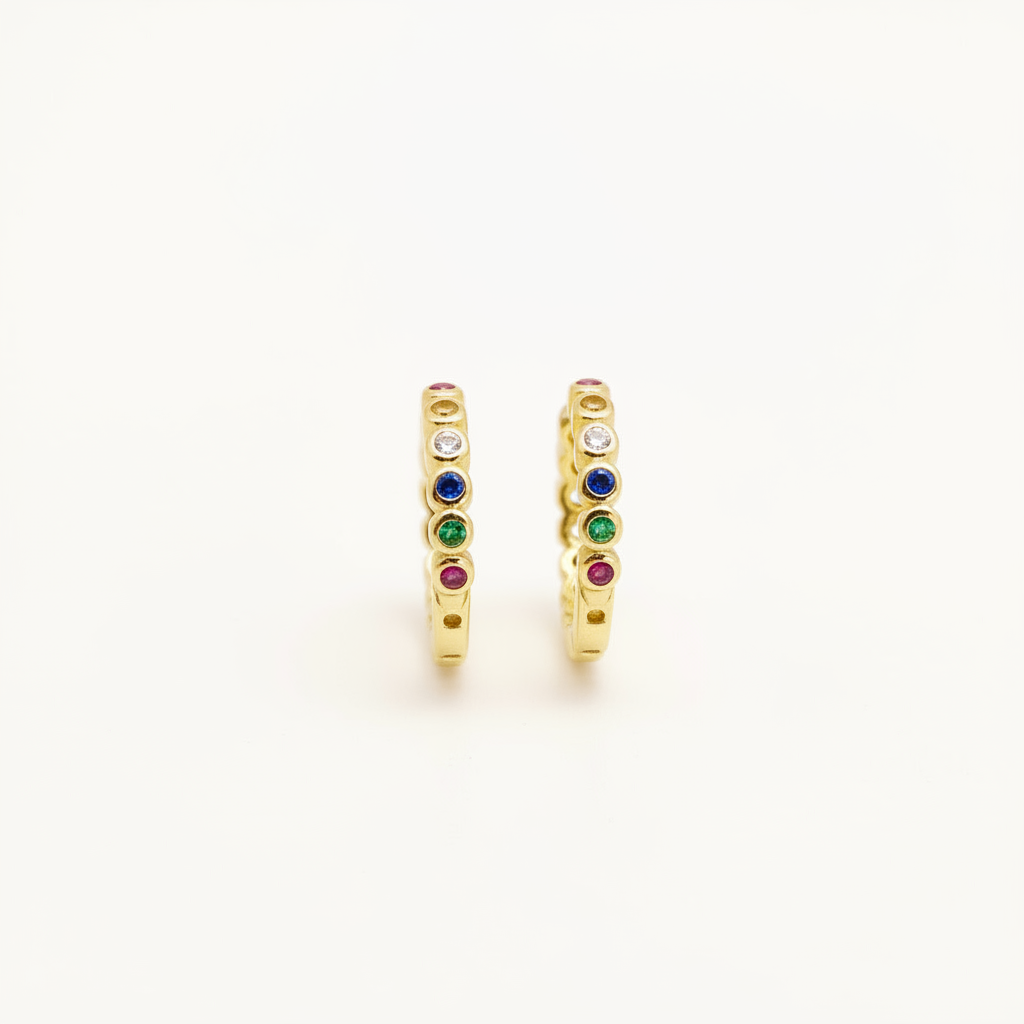 Gold Hoops mit bunten Steinen, kleine Ohrringe für das zweite Ohrloch, wasserfester Schmuck in Gold on Alicia&