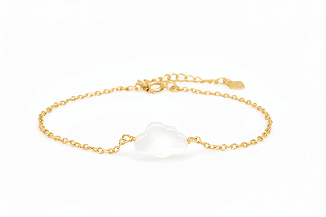 Goldenes Armband mit Perlmutt Wolke, Muschel Schmuck für Teenager Mädchen und junge Frauen von Alicia's Diary
