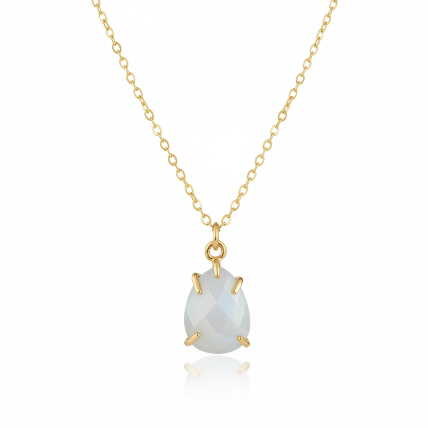 Goldene Goldfill Halskette mit unregelmäßigem Amazonit Anhänger in schöner Fassung, besonderer Schmuck für junge Frauen von Alicia&