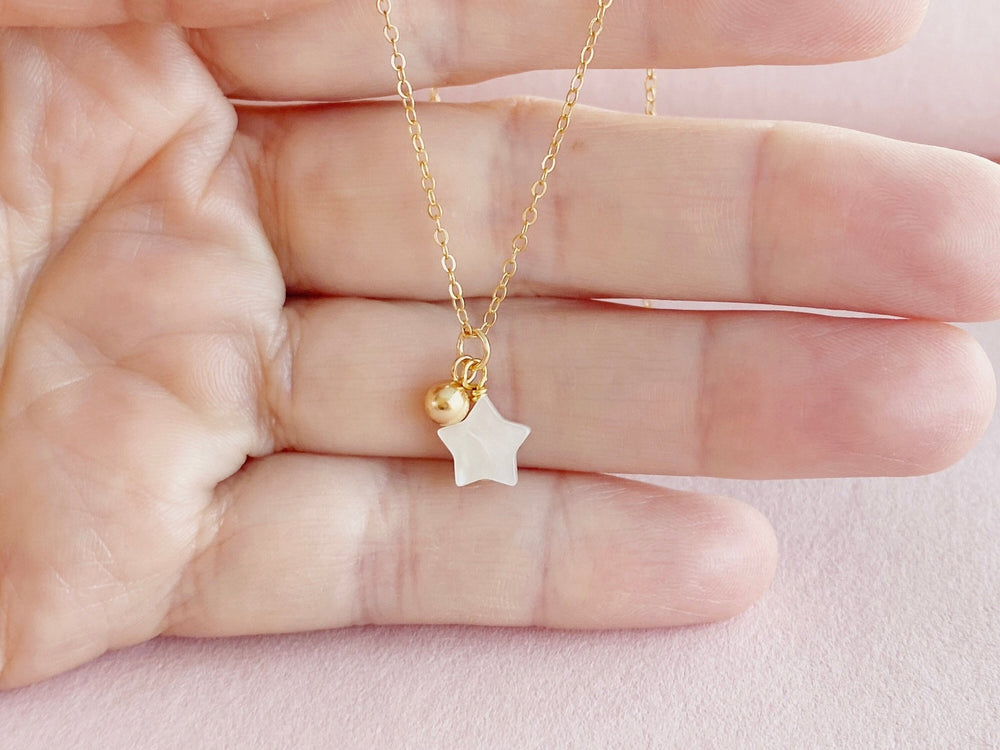 Filigrane Halskette mit mehreren Anhängern aus vergoldetem Silber von Alicia's Diary