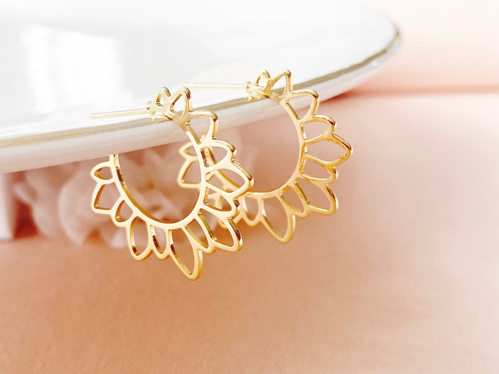 Goldene Vintage Creolen mit Sonnenstrahlen, Blumen aus vergoldetem 925 Sterlingsilber, hautfreundliche Ohrringe für junge Frauen