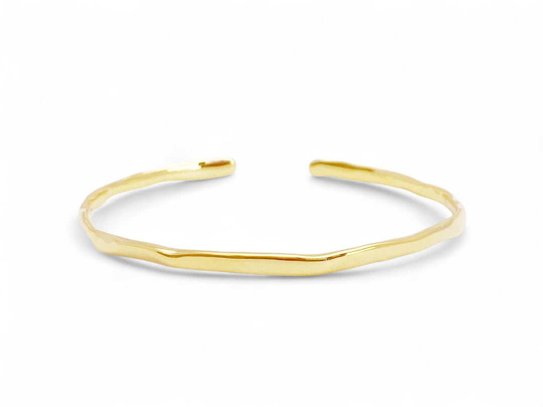 Minimalistische goldene Armspange aus 925 Sterlingsilver, pur, organischer Schmuck, schöne Armreifen von Alicia's Diary