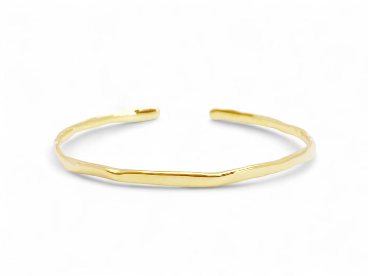 Minimalistische goldene Armspange aus 925 Sterlingsilver, pur, organischer Schmuck, schöne Armreifen von Alicia&