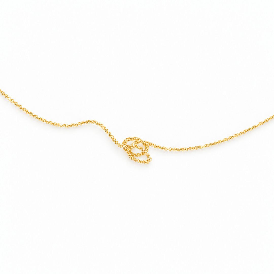 Feine Schlangenkette mit glitzernden Gliedern, glitzerndes Collier aus Gold, kurze vergoldete Basic Halskette