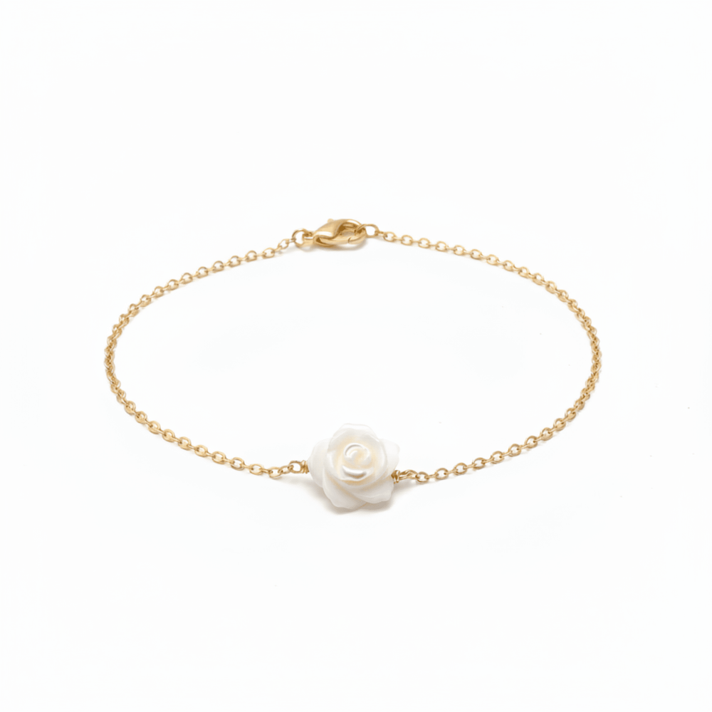Dezentes goldenes Braut-Armband mit kleiner handgemachter Rose aus Perlmutt, Hochzeitschmuck, Brautschmuck