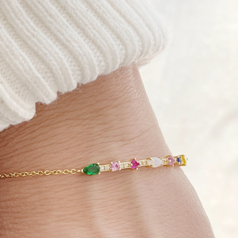 Goldenes Armband mit bunten Steinen aus 925 Silber, Armband mit grünen Steinen, rosa Steinen, blauen Steinen, gelben Steinen
