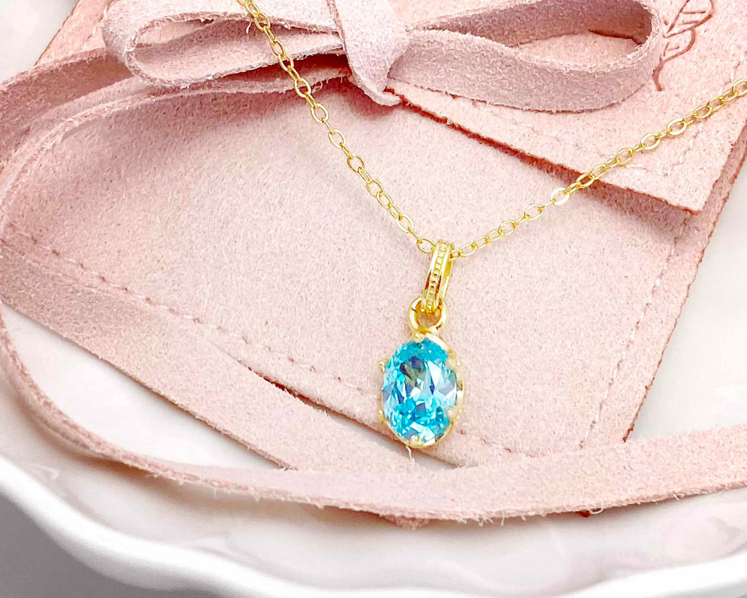 Goldkette mit blauem Edelstein Anhänger, wasserfeste Kette für den Sommer - ALICIA'S DIARY