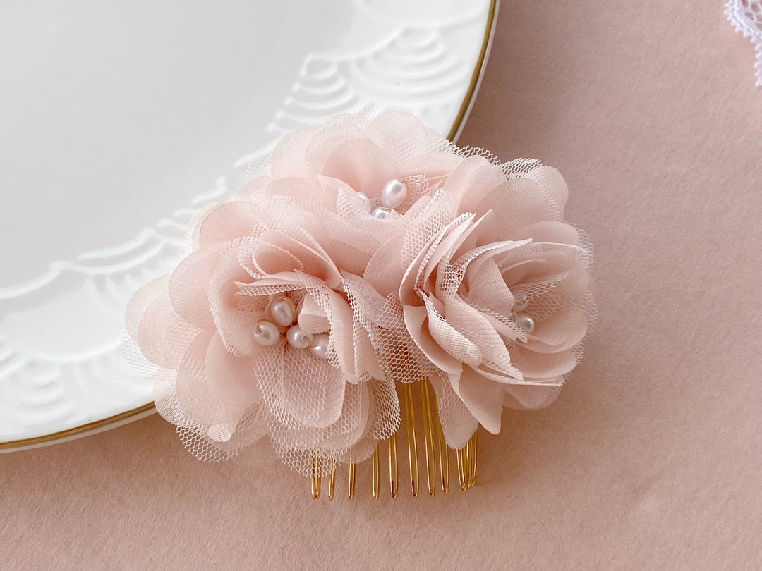 Tüll Haarschmuck Blumen für Blumenmädchen an deiner Märchen Hochzeit von Alicia's Diary