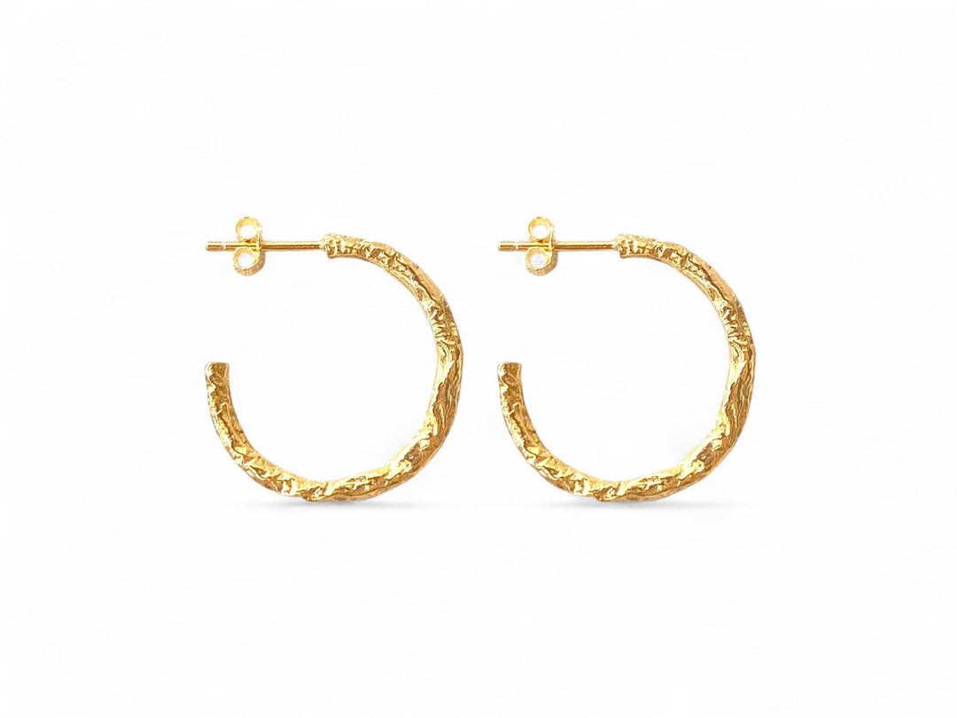 Offene Creolen mit hammered Finis, Boho Schmuck Ohrringe, Creolen mit Ohrstecker, Clean Girl Jewelry von Alicia's Diary