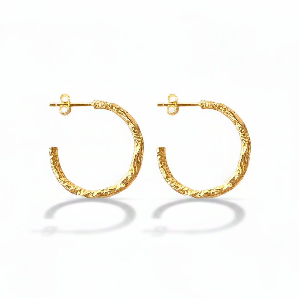 Offene Creolen mit hammered Finis, Boho Schmuck Ohrringe, Creolen mit Ohrstecker, Clean Girl Jewelry von Alicia's Diary