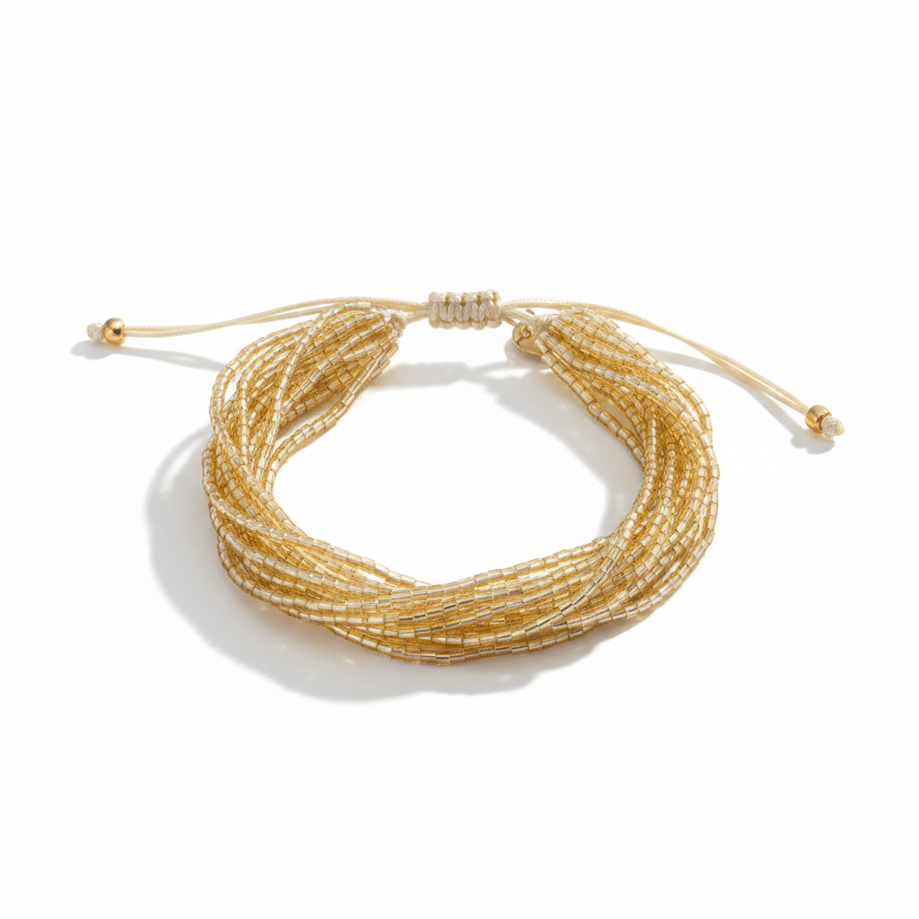 Goldenes Miyuki Perlen-Armband mit Schiebeknoten und goldenem Edelstahl Plättchen, schöner Schmuck von Alicia&