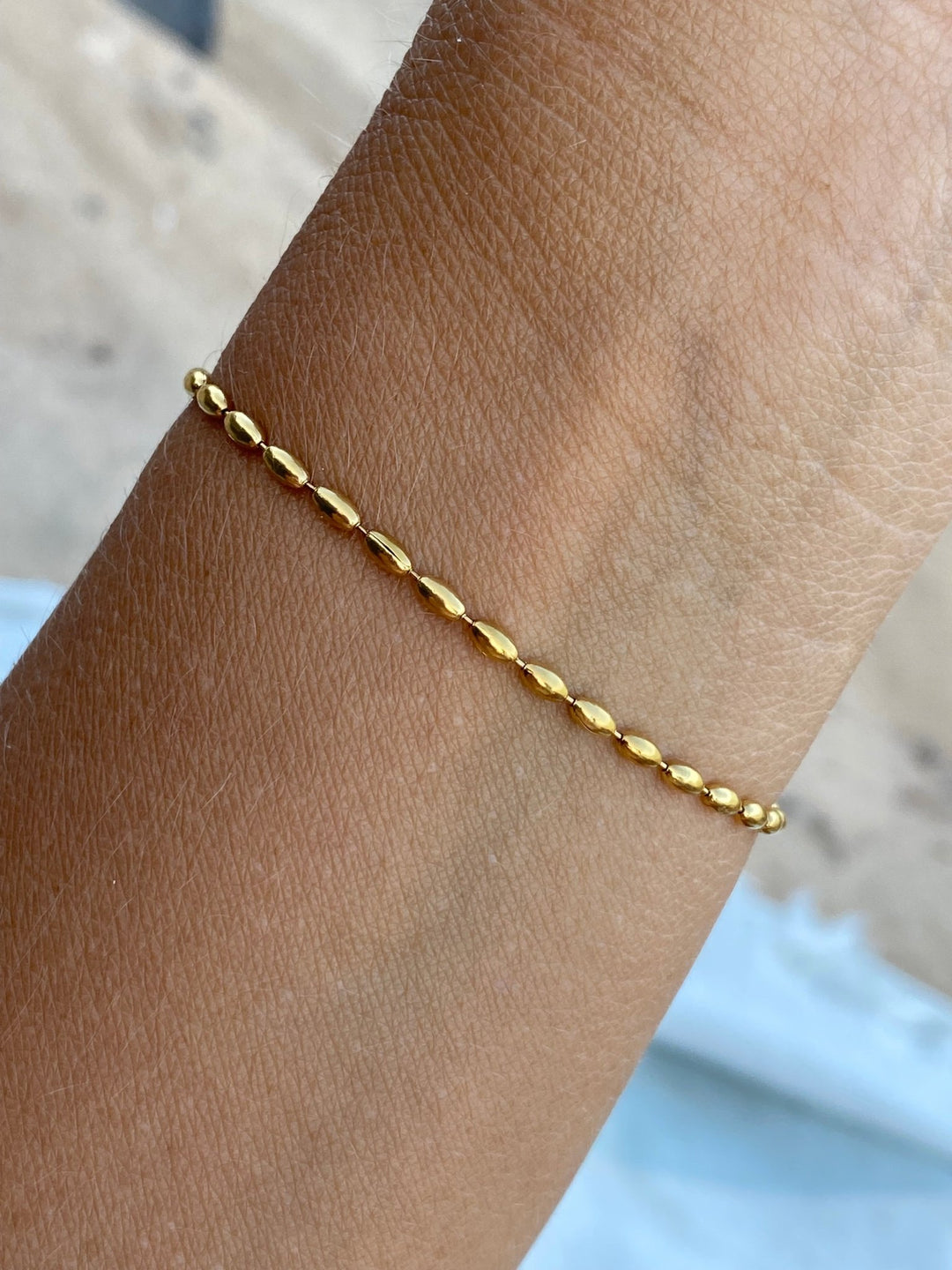 Schönes Basic Armband für Stack gold für  junge Frauen und Teenager Mädchen , schöner feiner zarter Edelstahl Schmuck von Alicia's Diary