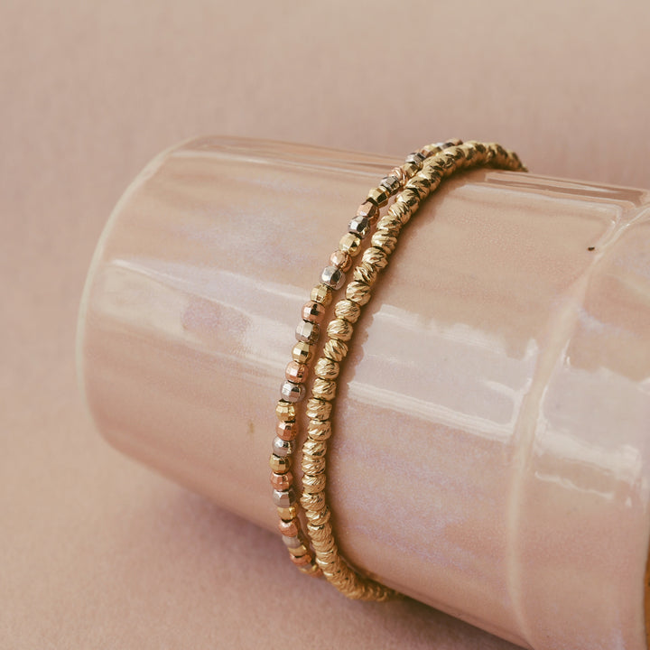 Wasserfestes und hypoallergenes hautfreundliches Edelstahl Stretch Armband mit Perlen, Schmuck für junge Frauen, Teenager Mädchen und Schmuckallergiker