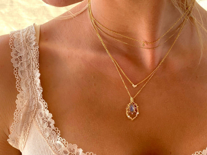 Necklace Stacking gold für junge Frauen, Halskette mehrreihig mit Anhänger, Kristall, Herz und Stern von Alicia's Diary