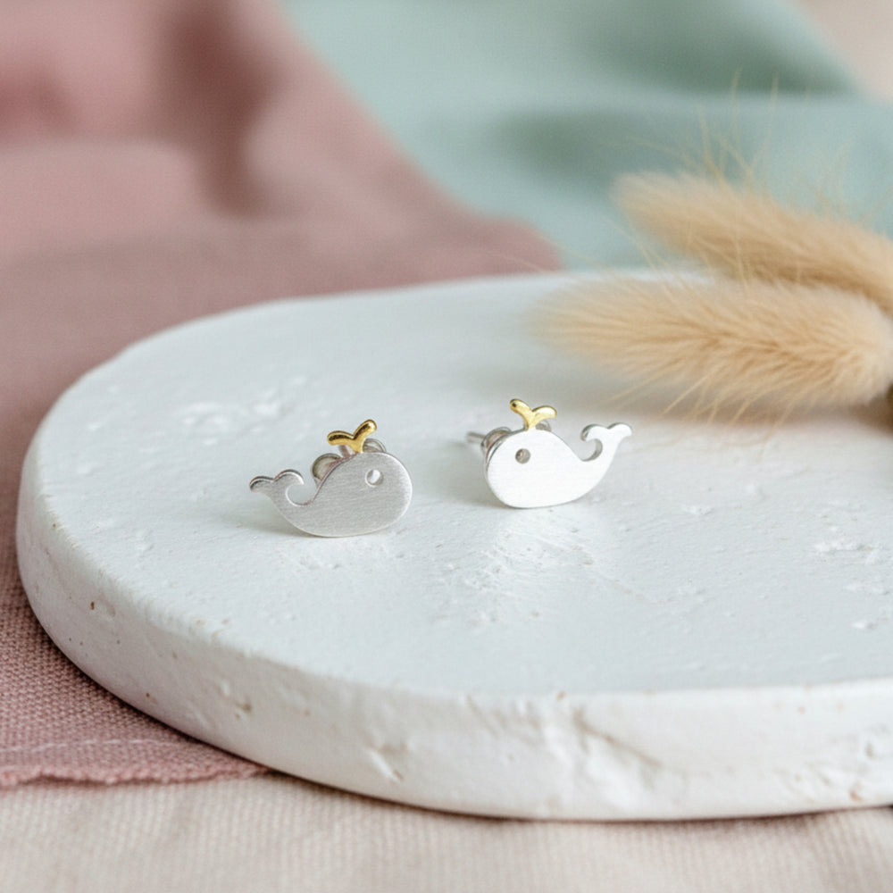 Echte silberne Ohrstecker mit Wal Fisch Motiv für Kinder, bicolor Schmuck, Fische Ohrringe hautfreundlicher Kinderschmuck, der nicht verfärbt