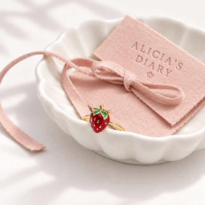 Kinderschmuck Erdbeer Ring für Kinder , größenverstellbar, aus vergoldetem Messing, süßer Schmuck für kleine Mädchen, Geschenk Idee Kinder Einschulung Geburtstag