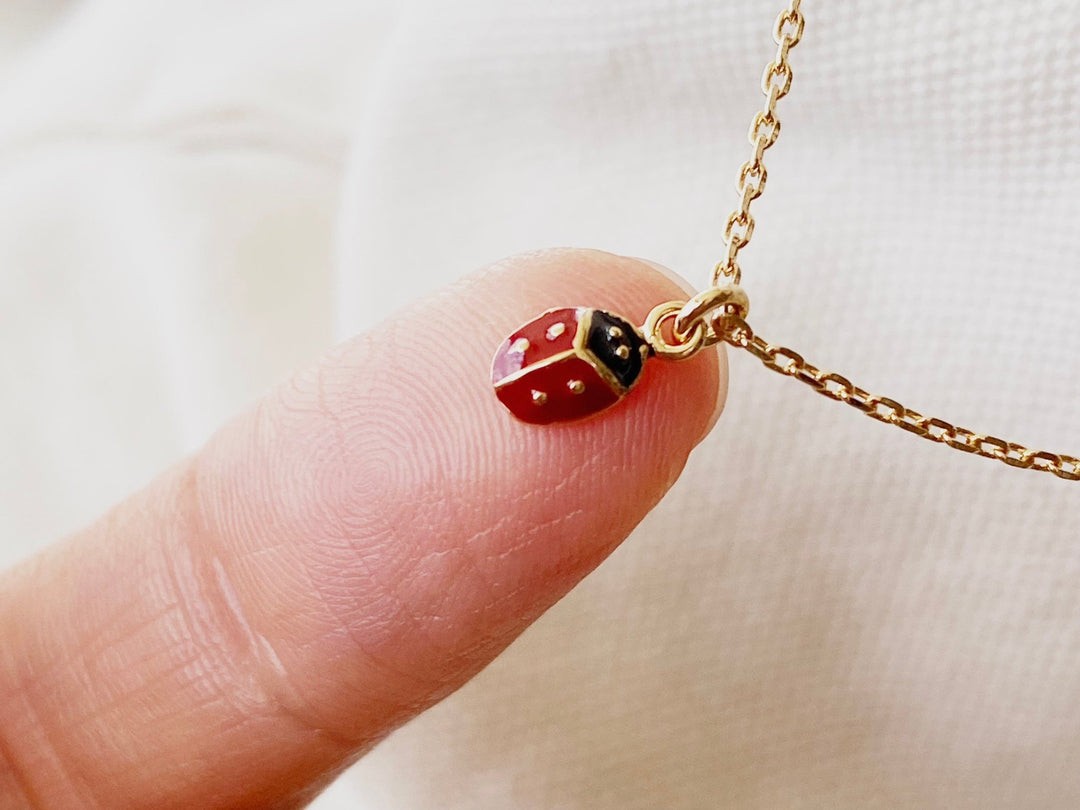 Echte Kette für Kinder mit Marienkäfer Anhänger, Kinderschmuck online bestellen im Schmuck Shop von Alicia's Diary