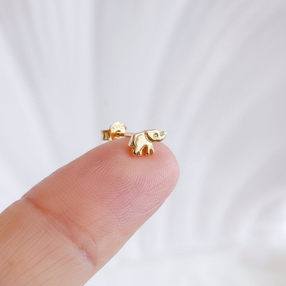 Gold-plated elephant stud earrings in 925 sterling silver - Alicia's Diary®