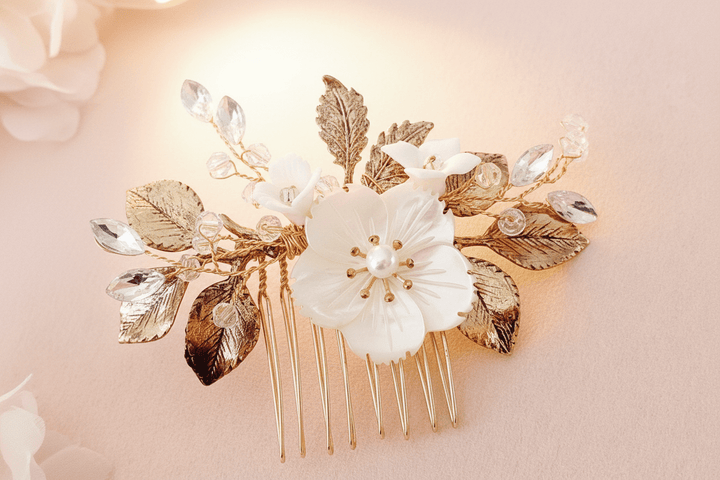 Kleiner Perlmutt Braut Haarkamm | ELENA-blumen-blüten-Boho Hochzeit romantisch