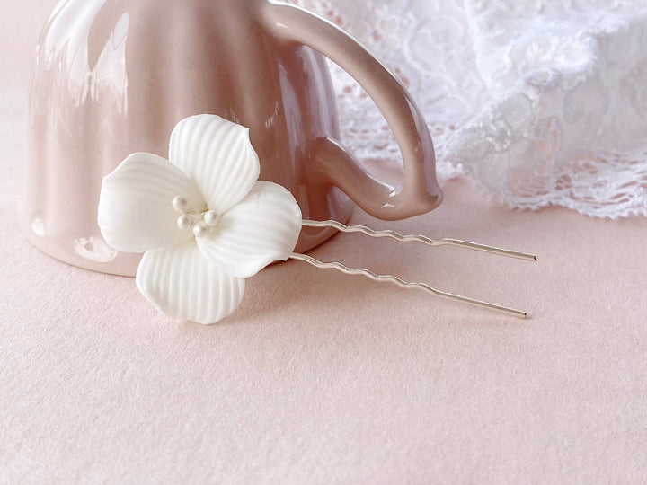 Dezenter Brautschmuck Haare, Frisur aus dem Jewelry Online Shop Alicia's Diary