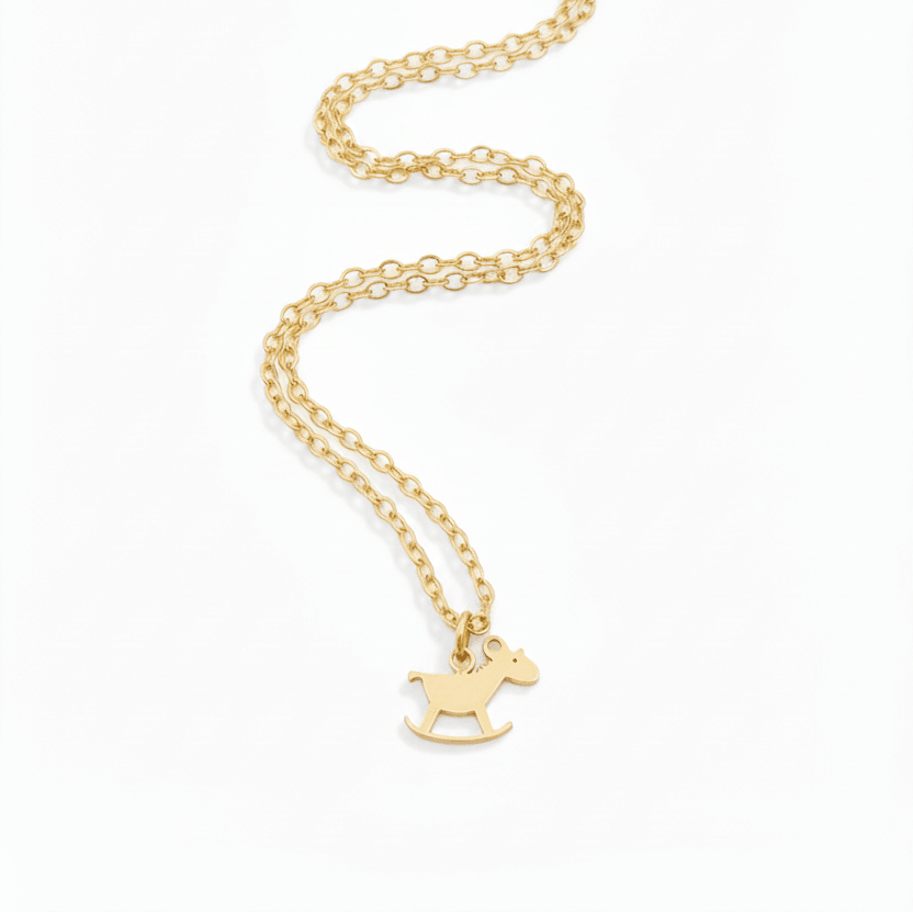 Goldfill Halskette mit Anhänger, Kette mit Pferde Charm, Schaukelpferd, Mutter-Kind-Kette von Alicia's Diary