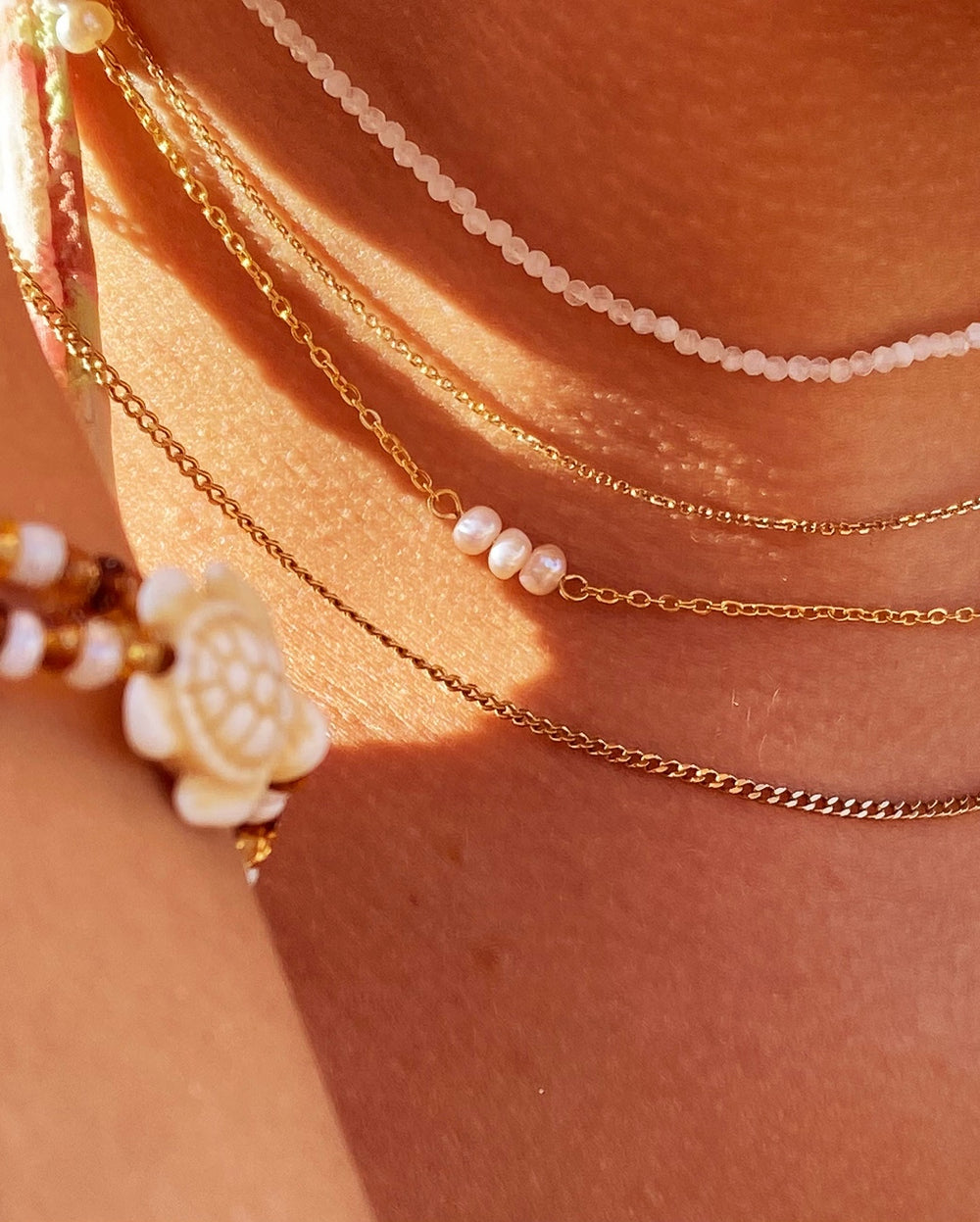 Gold-plated stainless steel choker with pearls - Alicia's Diary®