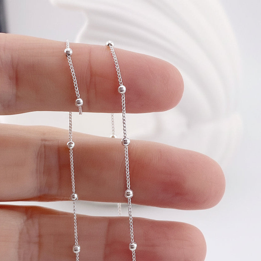 Silver satellite necklace with skin-friendly 925 sterling silver beads, suitable for jewelry allergy sufferers and those with sensitive skin; jewelry for young women