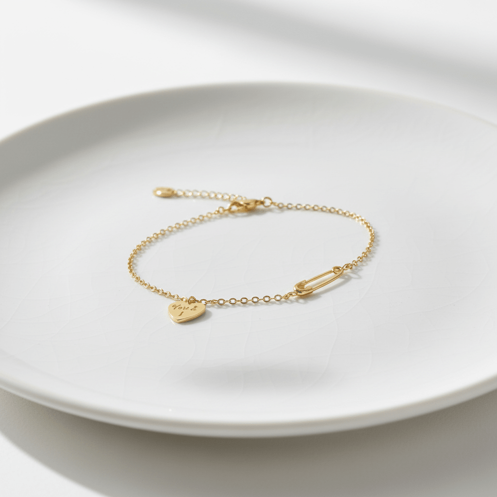 Goldenes Armband mit Liebesbotschaft auf graviertem Herz Anhänger, Schmuck für Freundin, Frau, Tochter, jugendliche Mädchen