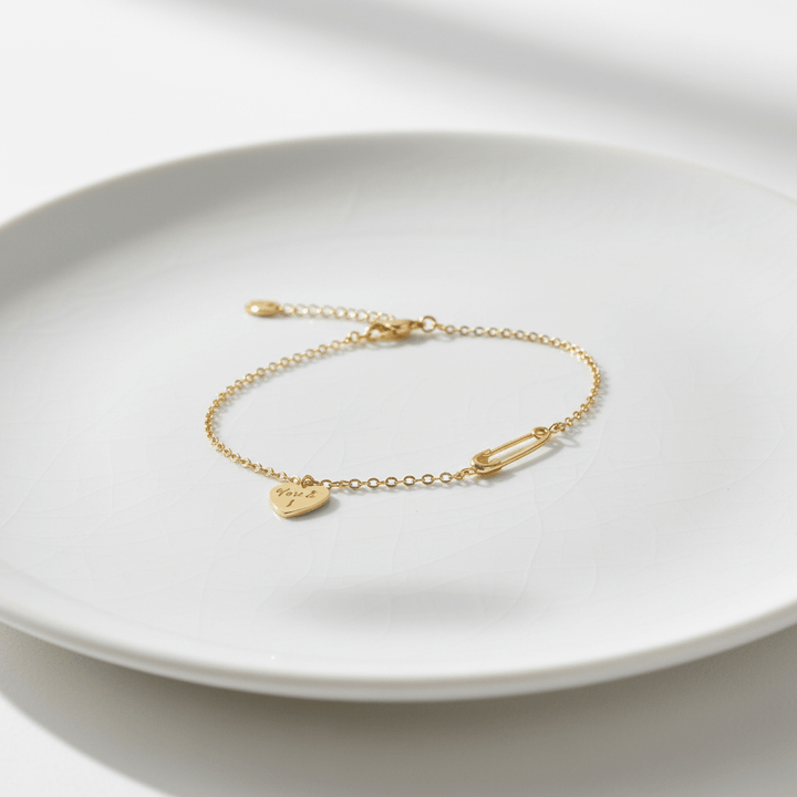 Goldenes Armband mit Liebesbotschaft auf graviertem Herz Anhänger, Schmuck für Freundin, Frau, Tochter, jugendliche Mädchen