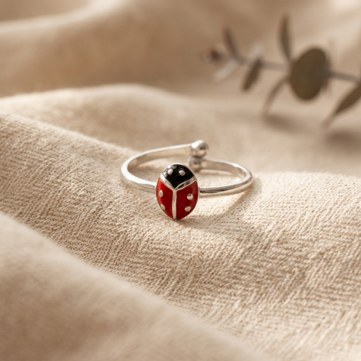 Echt silberner Ring für Kinder mit Marienkäfer Motiv, schönen Kinderschmuck online bestellen