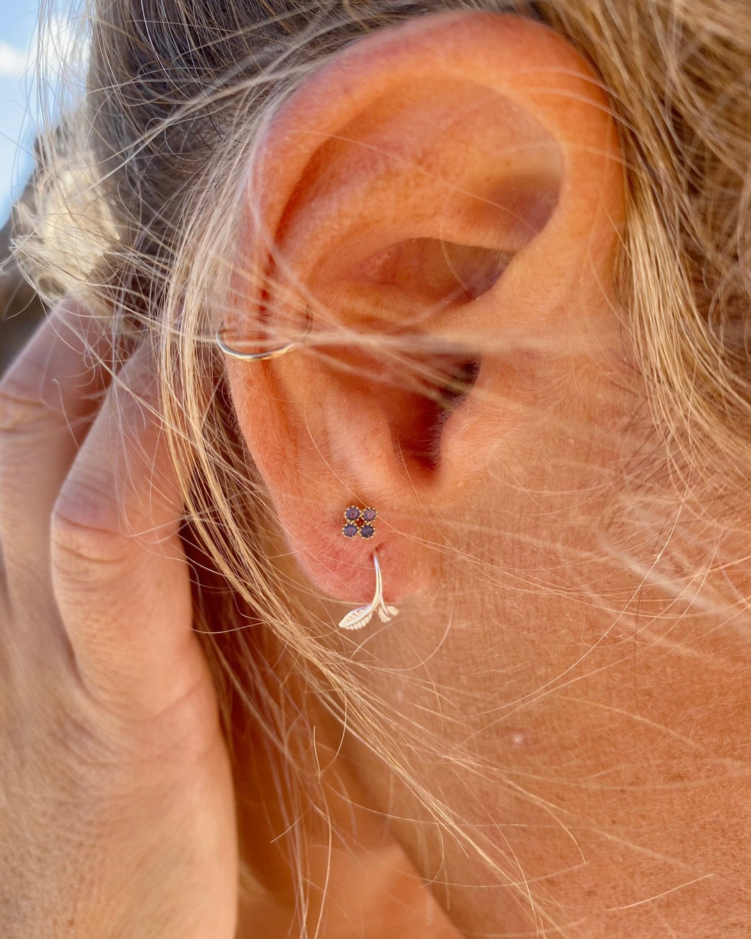 Mini Blatt Ohrhänger aus purem 925 Silber, minimalistische Silber Creolen in schlichtem Blätter Design - ALICIA'S DIARY