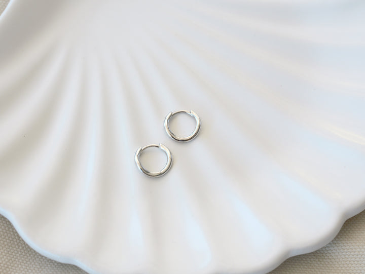 Cooler und moderner Silberschmuck, Ohrringe, Creolen von der Schmuckmarke Alicia's Diary