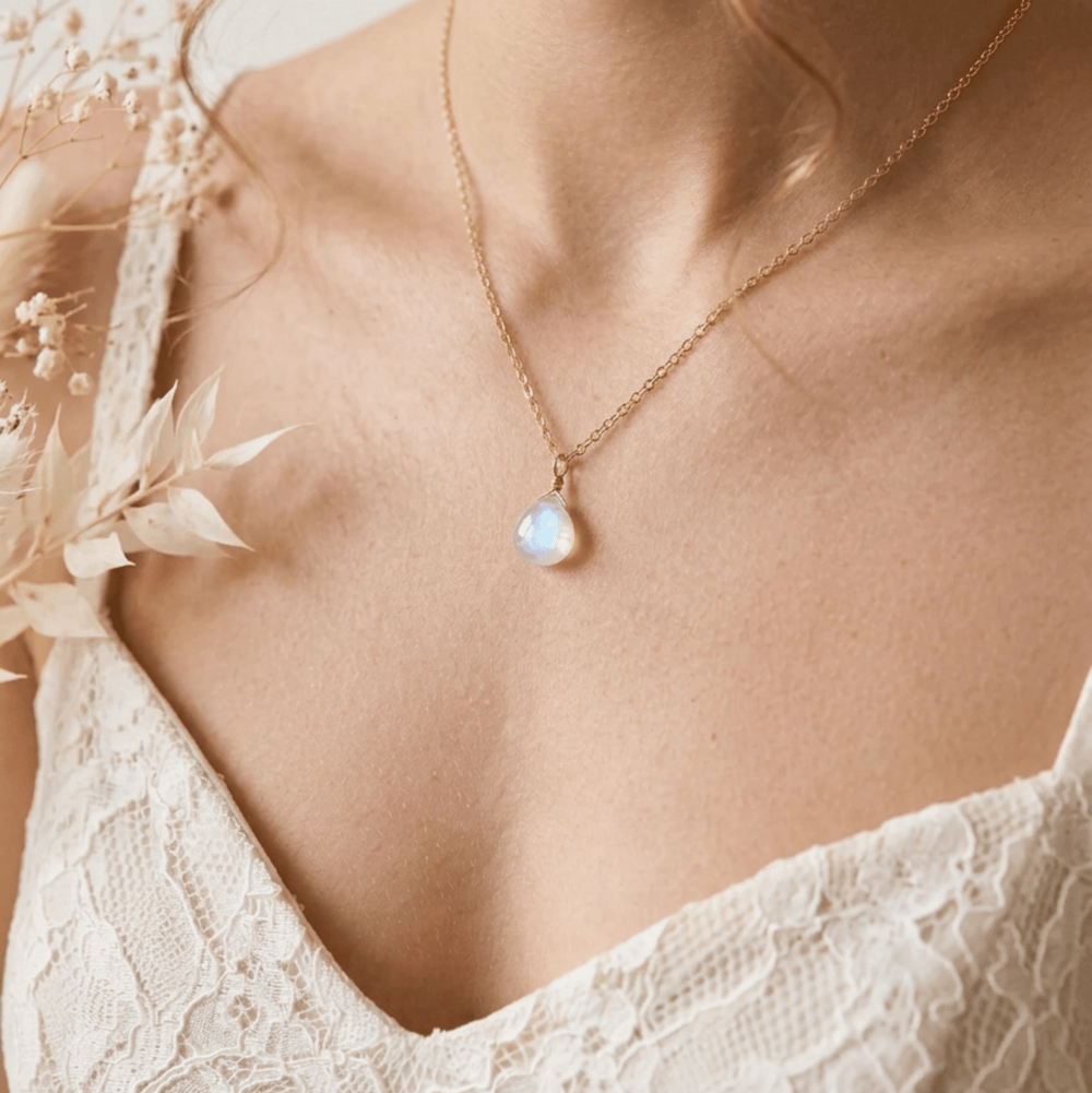 Gold necklace with moonstone drop in gold-plated stainless steel, waterproof and hypoallergenic jewellery