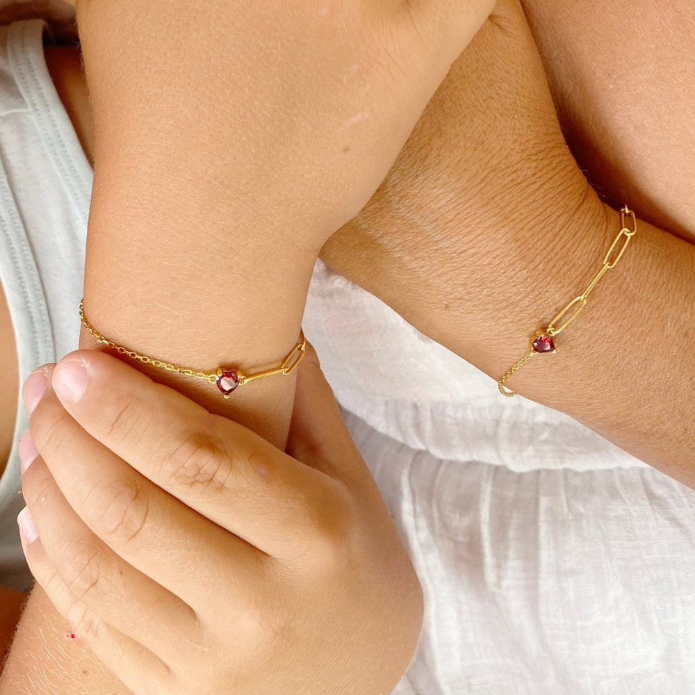 Goldenes Armband mit rotem Herz aus 925 Silber für Mutter und Kind, Paperclip Armkettchen, feines Arm Stacking Bracelet gold