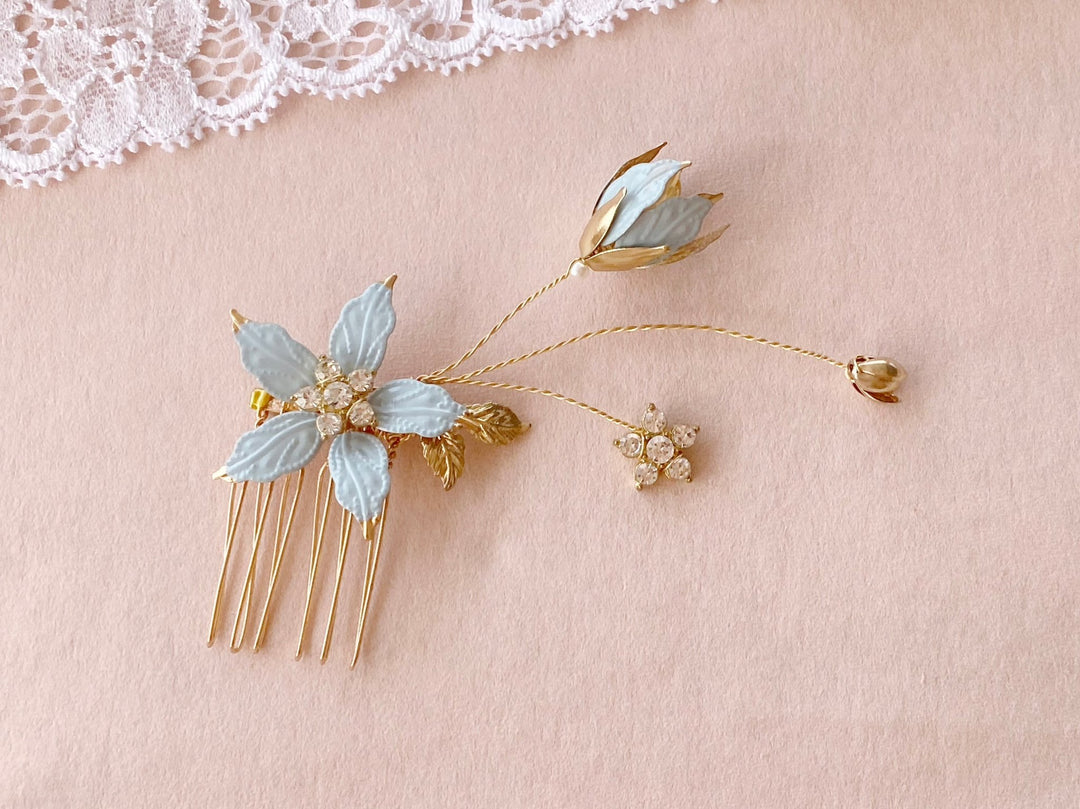 Zarter Hochzeits Haarschmuck, Natur Braut, Gartenparty, JGA, goldener Schmuck, Etwas Blaues von Alicia's Diary
