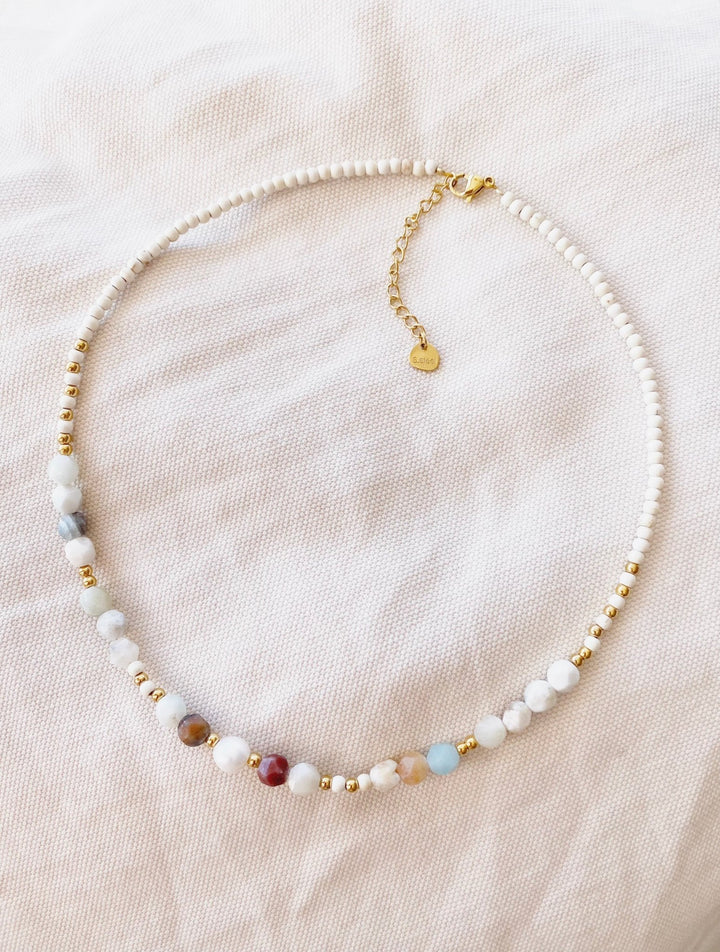 Boho Perlen Halskette mit bunten Edelsteinen, einzigartig und besonders, Perlenkette mit Natursteinen von Alicia&