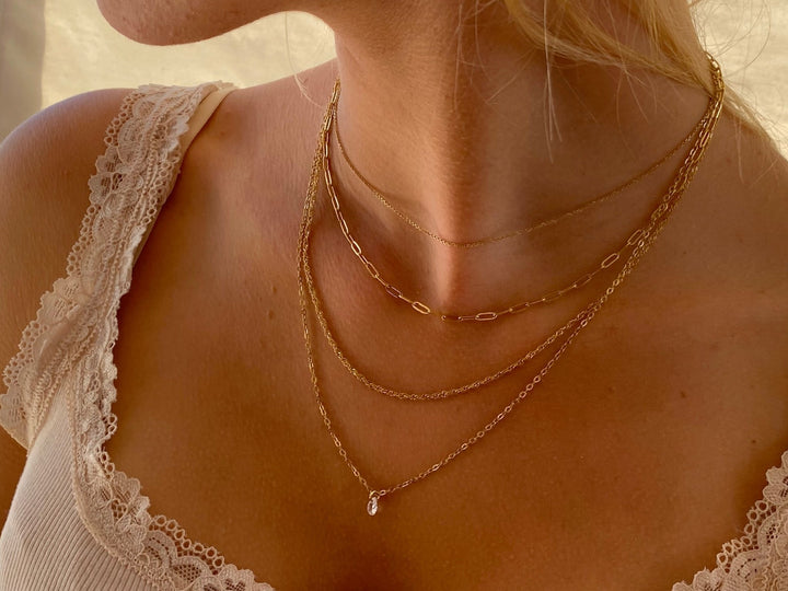 Goldene mehrreihige Halskette aus Edelstahl mit kleinem Kristall Anhänger, Necklace Stacking gold, Schmuck für Frauen und Teenager Mädchen