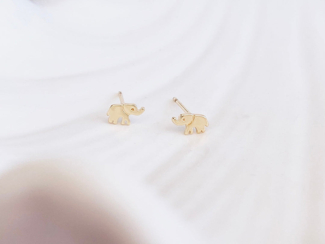 Gold-plated elephant stud earrings in 925 sterling silver - Alicia&