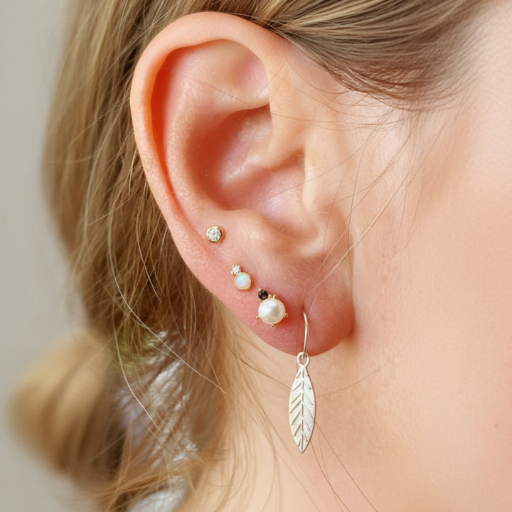 Wie style ich meinen Ear Stack bicolor, Schmuck online kaufen, Silberschmuck, Perlenohrringe, Opal Ohrstecker