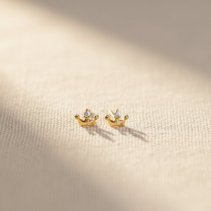 Winzige goldene Ohrstecker mit Kronen aus 925 Silber, Ohrringe für das obere Ohr, Krone mit Kristall, Schmuck für junge Frauen