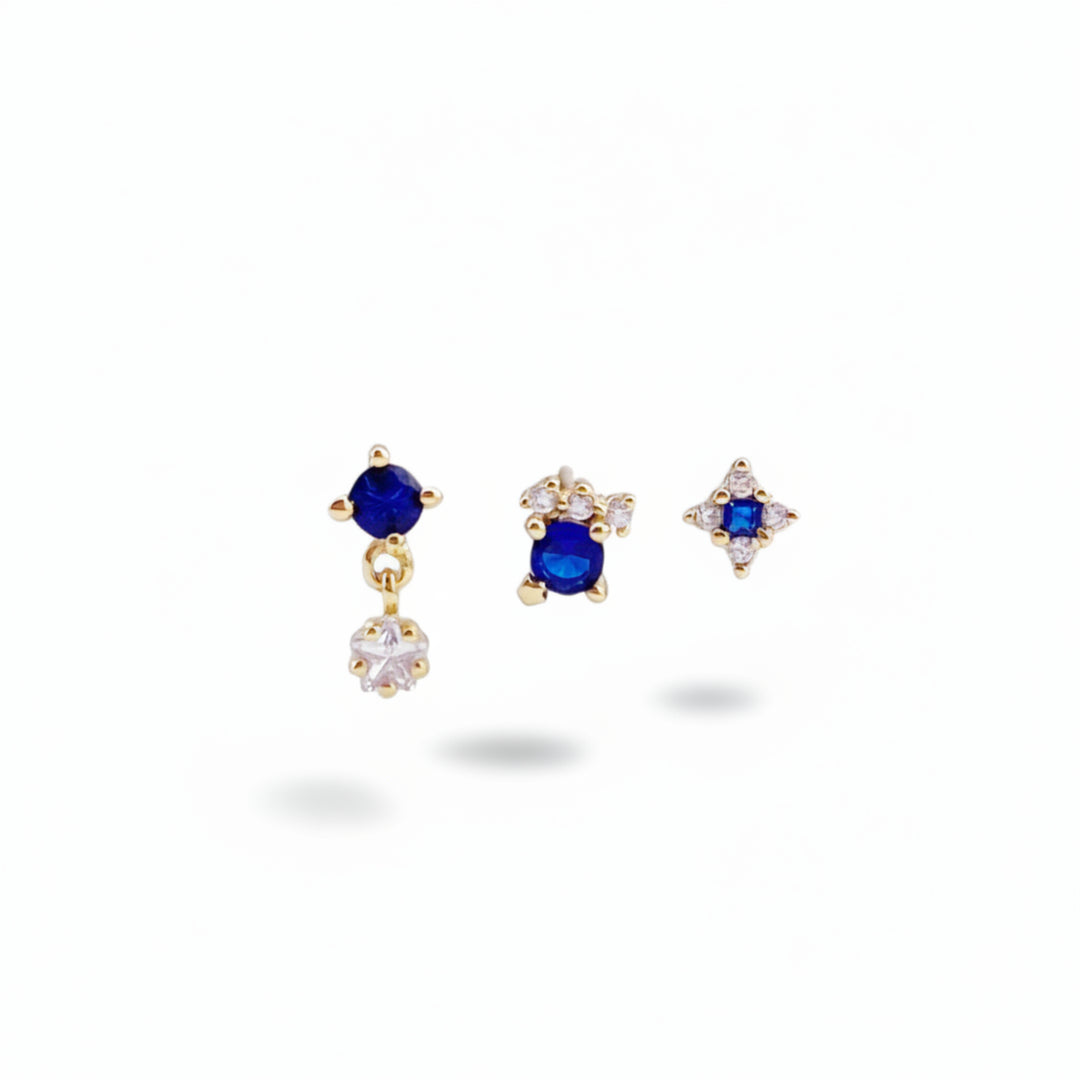 Conjunto de pendientes azules de plata de ley 925 chapados en oro para apilar con cristales azules de Alicia's Diary.