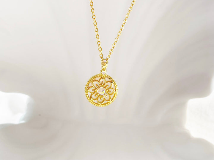 Schmuck Marke für junge Frauen und Ketten im Boho Style, hautfreundlich und wasserfest von Alicia's Diary