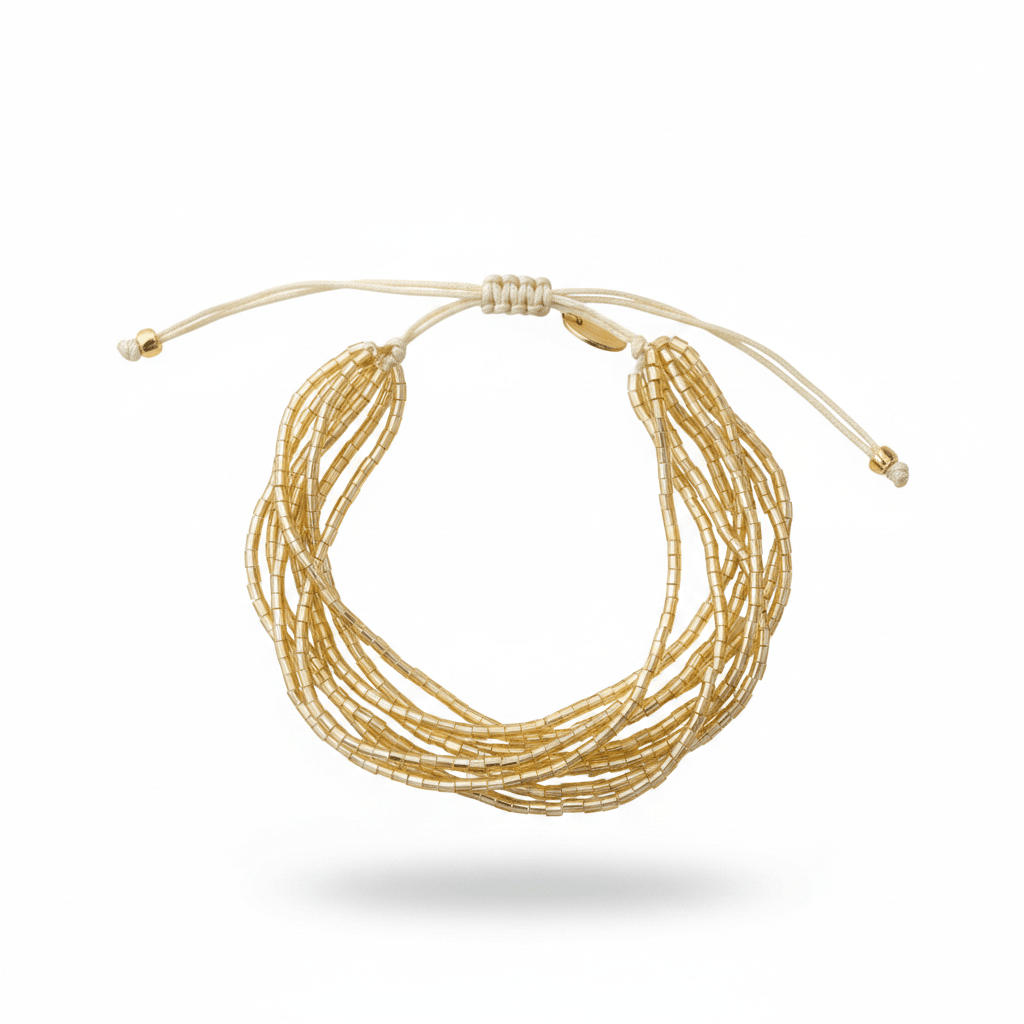 Goldenes Glasperlen-Armband mit Edelstahl Plättchen, schöne boho Armbänder von Alicia&
