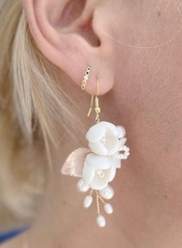 Romantische Perlen Ohrringe für Hochzeit, Standesamt und Kirche von Brautschmuck Shop Alicia's Diary